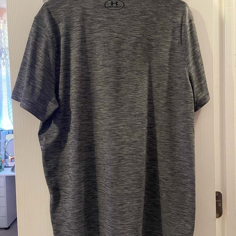 men’s under armour shirt - Picture 3 of 3